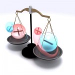 Gli atomi di anti-idrogeno hanno lo stesso peso degli atomi di idrogeno ordinario? Non potrebbero avere invece un peso “negativo”, tale da allontanarli dalla massa ordinaria? Gli scienziati di Berkeley hanno utilizzato i dati dell’esperimento ALPHA del CERN per effettuare una misura diretta della gravità dell’antimateria. Crediti per l’illustrazione: Chukman So