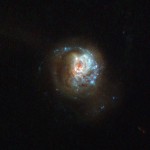 Galassia J125013.50+073441.5. (Crediti: ESA/Hubble & NASA, M. Hayes)