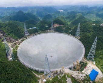 Il radiotelescopio FAST in Cina