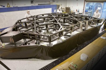 La sezione centrale del backplane del James Webb Space Telescope in costruzione presso la facility dell’ATK a Magna, nello Utah (Usa). Crediti: ATK