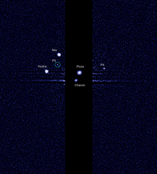 L'immagine, ottenuta con il telescopio spaziale Hubble, riprende, cinque delle lune del pianeta nano Plutone