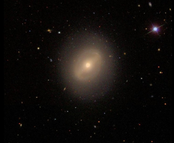 La galassia NGC 4245
