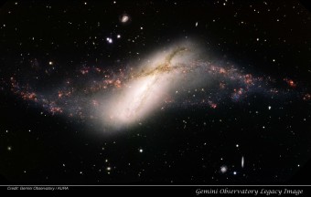 La galassia polare ad anello NGC 600 ripresa dall'osservatorio Gemini. Crediti: Gemini observatory, AURA, Travis Rector