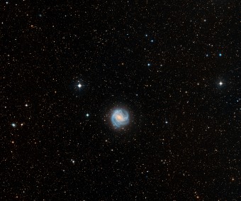 Digitized Sky Survey (DSS) del cielo attorno a M83.  Crediti: Digitized Sky Survey (DSS), STScI/AURA, Palomar/Caltech, UKSTU/AAO