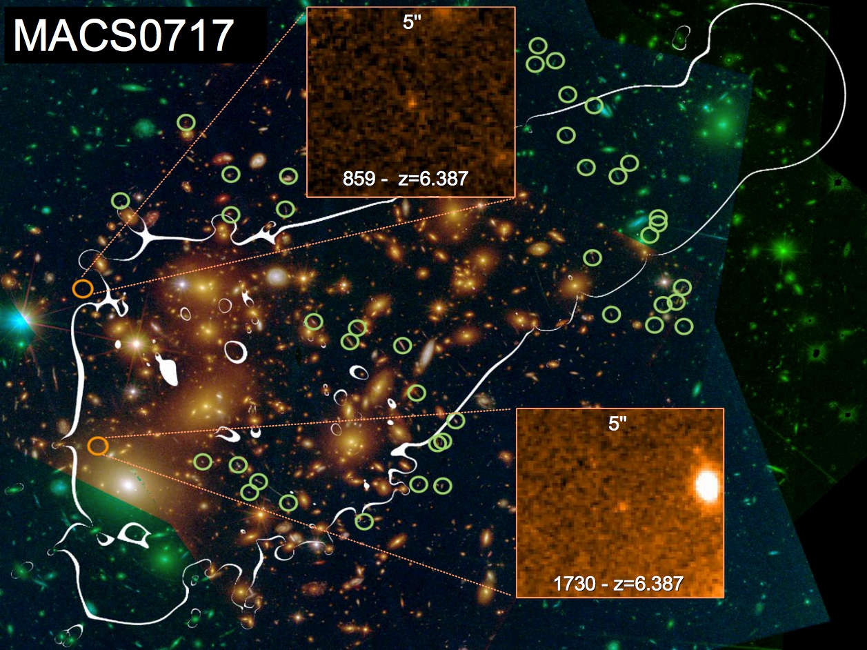 L'ammasso di galassie MACS0717 ripreso dal telescopio spaziale Hubble in cui sono indicati dai due cerchietti in arancione le galassie individuate da LBT, meglio visibili nei rispettivi riquadri. Crediti: CLASH Team / Space Telescope Science Institute