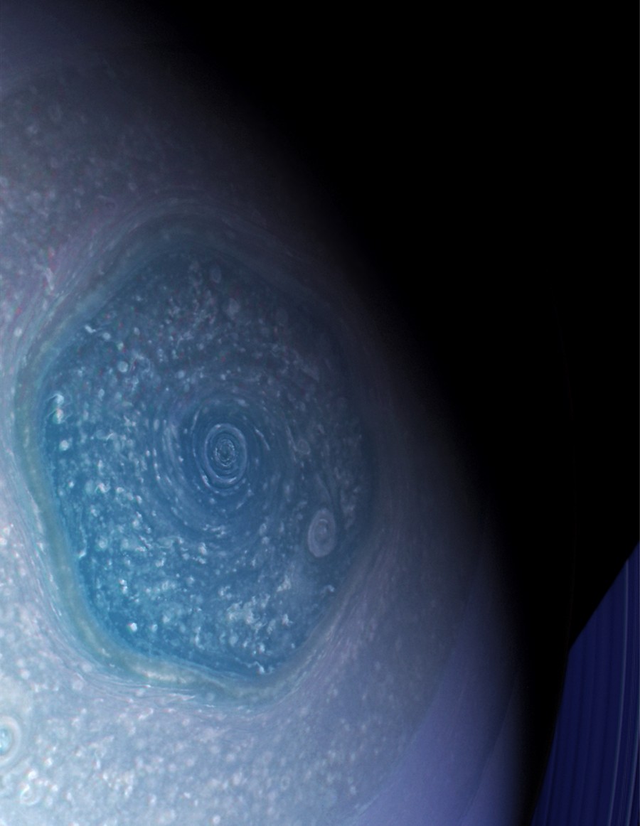 Collana con ciondolo saturno con zirconi Micro-intarsiati di