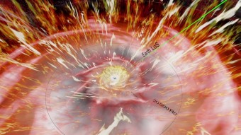 Nell'immagine, presa dal video "Anatomia di un Nucleo Galattico Attivo nella galassia NGC 5548", è visibile la ricostruzione in grafica digitale del flusso di gas che oscura il buco nero, sullo sfondo. Copyright: Renaud Person & Pierre-Olivier Petrucci