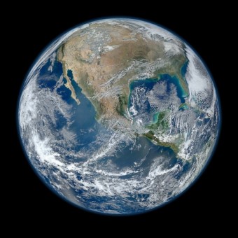 Immagine Blue Marble della Terra scattata con lo strumento VIIRS a bordo del satellite NASA Suomi NPP. Crediti: NASA