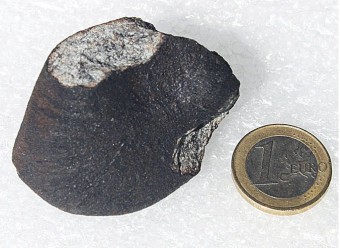 Un primo frammento di meteorite è stato trovato nei pressi del fiume Annama, Russia. Crediti: Jakub Haloda.