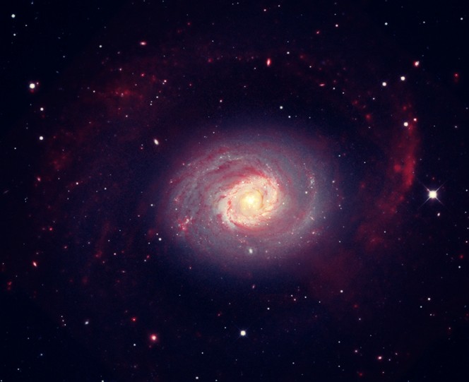La galassia a Spirale Messier 94. Crediti: X-ray, NASA/CXC/Universita di Bologna/S.Pellegrini et al; IR, NASA/JPL-Caltech; Optical, SDSS & NASA/STScI 