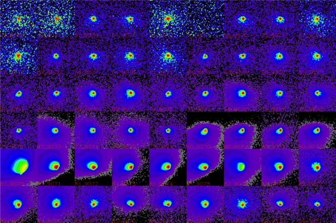 Queste 54 immagini in falsi colori del nucleo e della chioma cometaria riprese dalla camera HiRISE a bordo di MRO mostrano cambiamenti nel flusso di materiale che la cometa si lascia dietro. Crediti: NASA