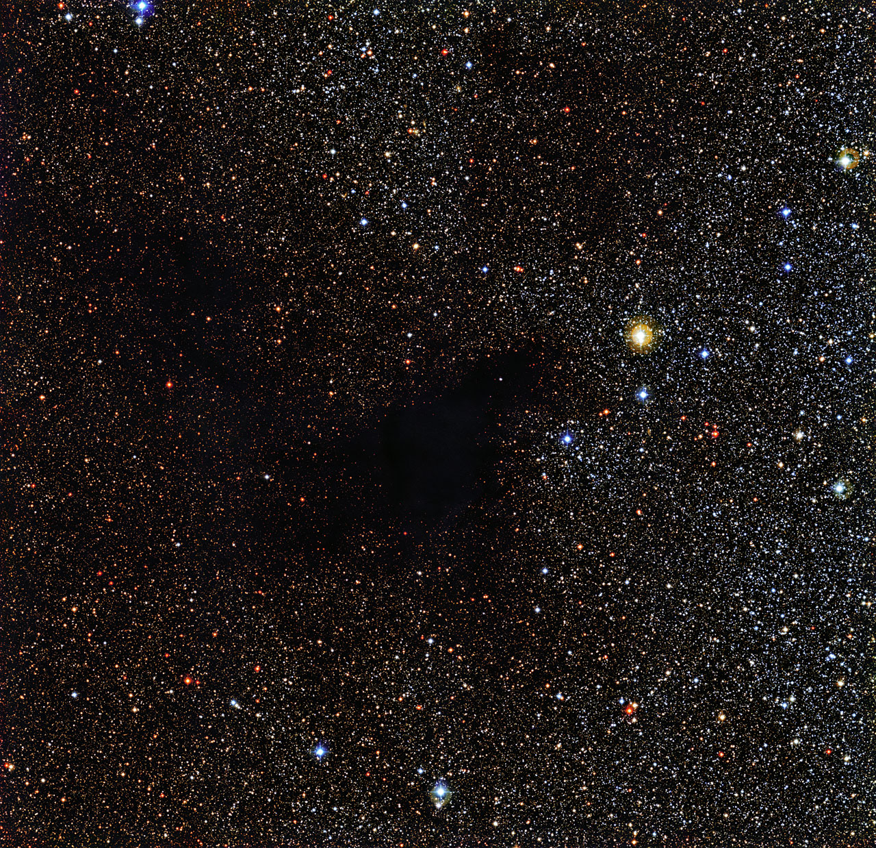 The dark nebula LDN 483
