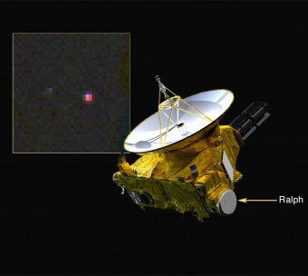 Lo spettrometro infrarosso Ralph di New Horizons ha rilevato metano su Plutone, indicato in rosa nell’immagine in falsi colori nel riquadro. Crediti: NASA/Johns Hopkins Applied Physics Laboratory/Southwest Research Institute