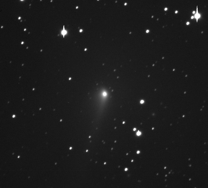 La cometa 67P Churyumov-Gerasimenko osservata al crepuscolo del 18 agosto 2015. Crediti: FGG/TNG
