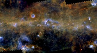 Una panoramica della Via Lattea osservata nell'infrarosso da Herschel. Crediti: ESA/Herschel/PACS, SPIRE/Hi-GAL Project, G. Li Causi INAF-IAPS