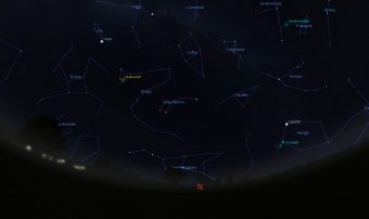 Simulazione del cielo attorno al polo nord alle 22 per latitudini dell'Italia centrale. E' evidenziato punto da cui sembrano irradiarsi le Draconidi. Crediti: Media INAF - Stellarium