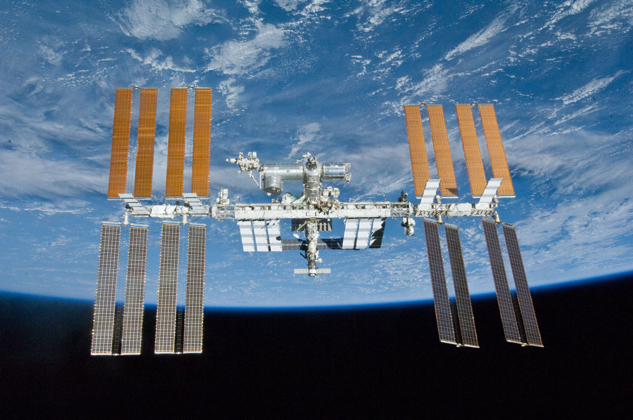 Chemical pollution on the space station