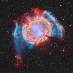 Una nebulosa nel cuore del triangolo estivo